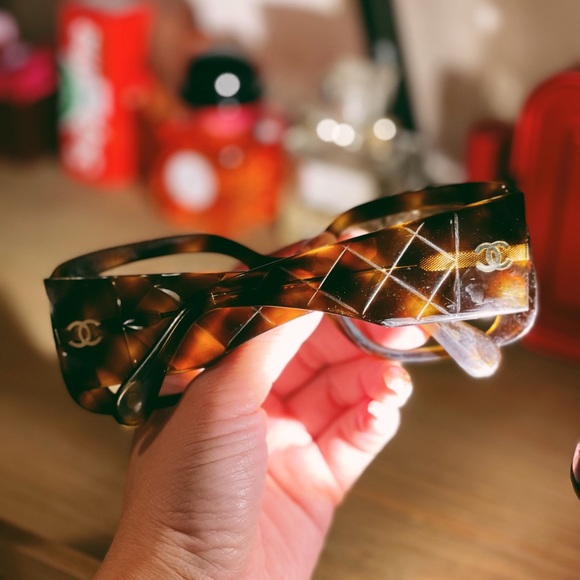 Vintage Chanel eyeglass frame - Picture 3 of 4